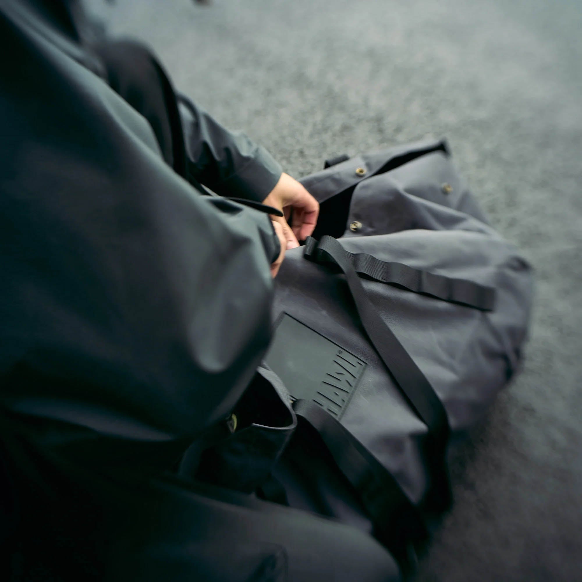 HAWL Bag in Winter Moss