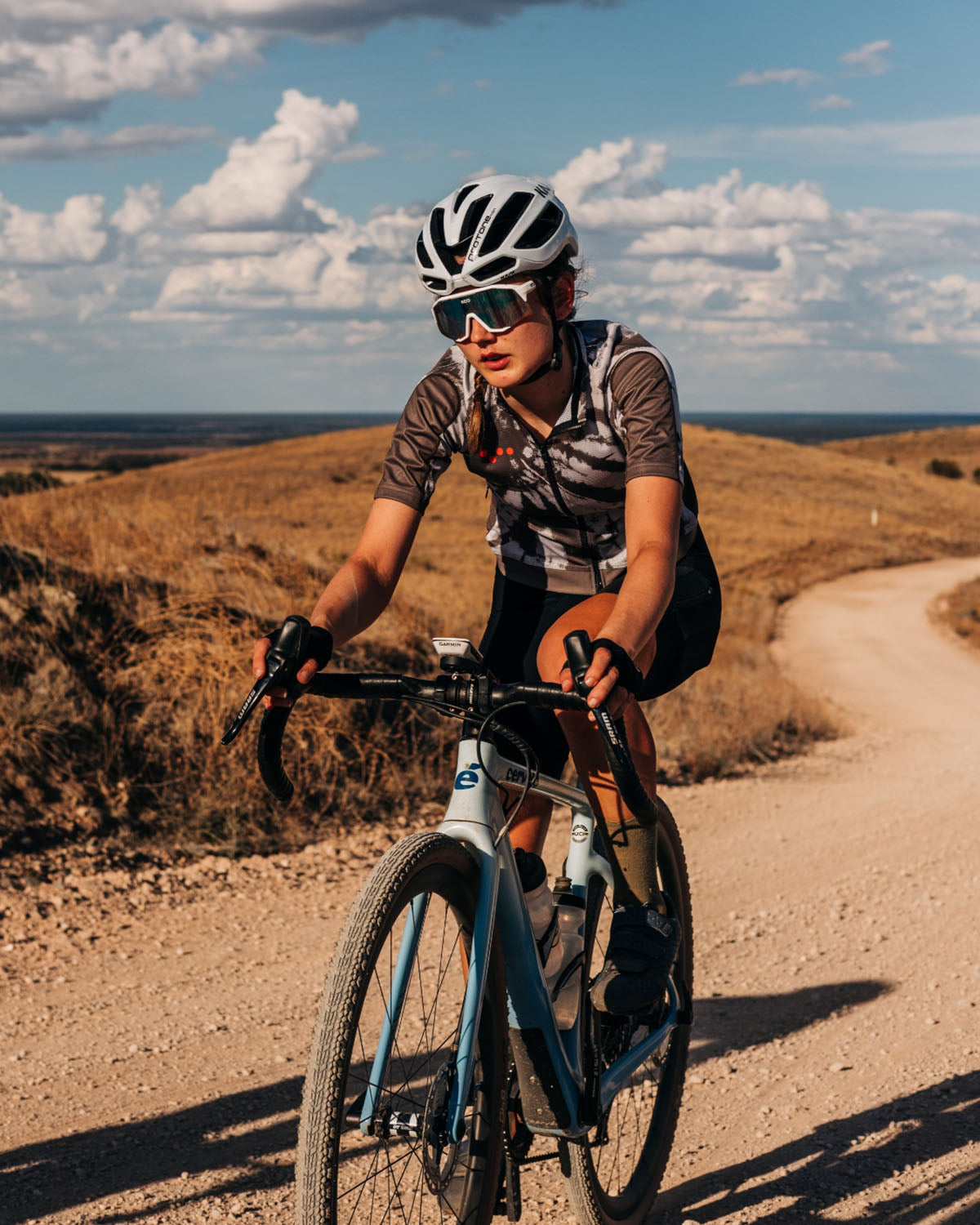 gravel bike jersey Pedla Off Grid Gravel Jersey in Mono Dye for Women – DSTNC