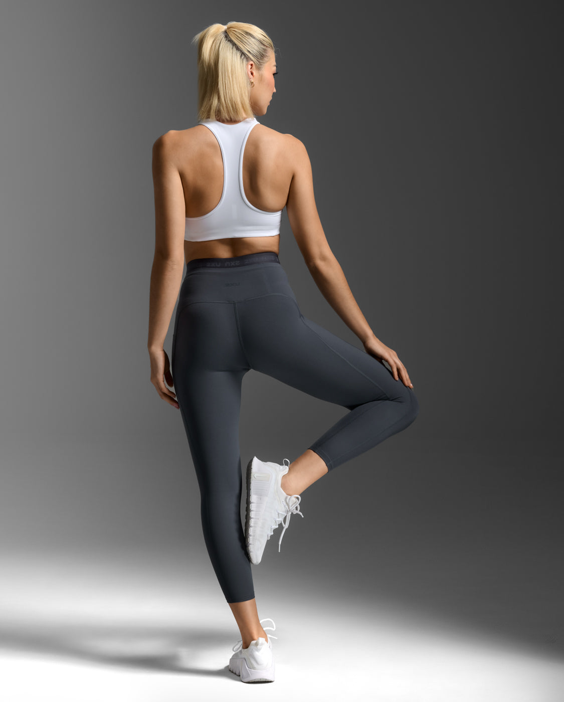 Women's Form Stash Hi-Rise Compression 7/8 Tights with Pockets