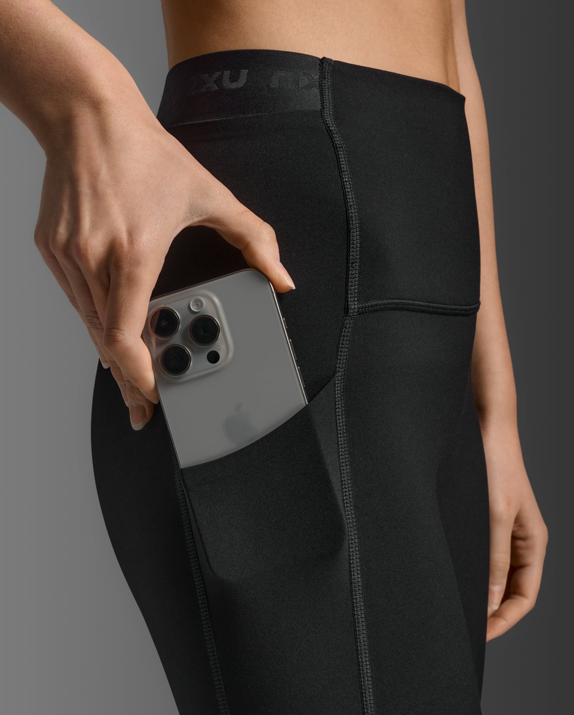 Form Stash Hi-Rise Compression 3/4 Tights with Pockets