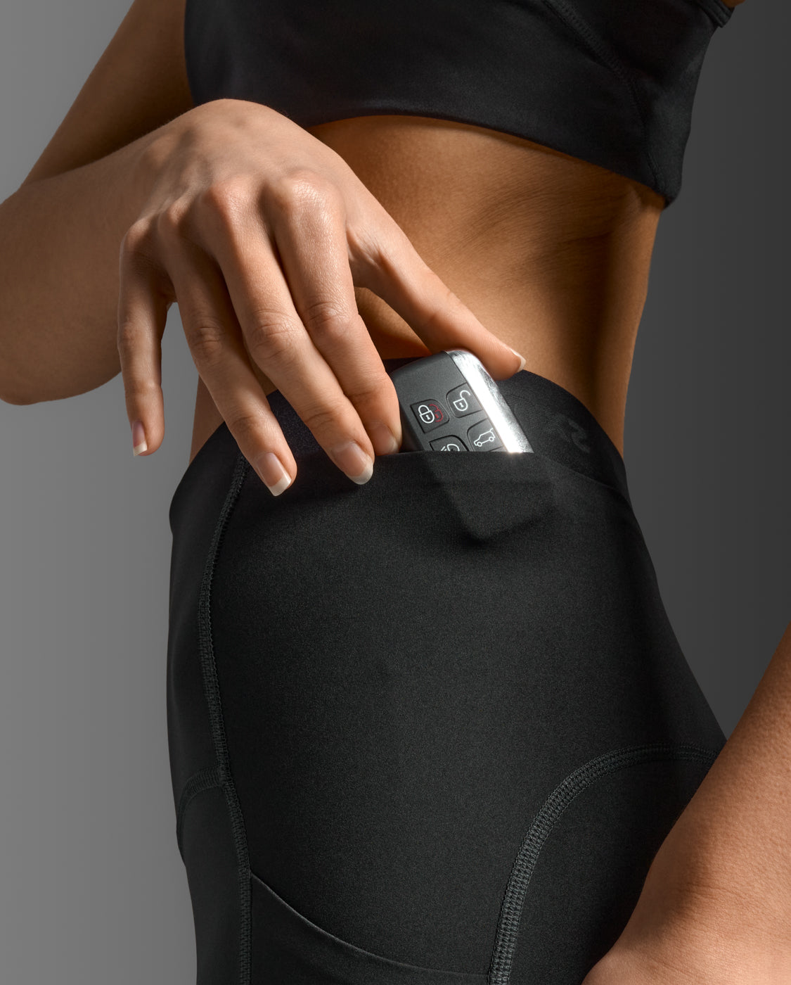 Form Stash Hi-Rise Compression 3/4 Tights with Pockets