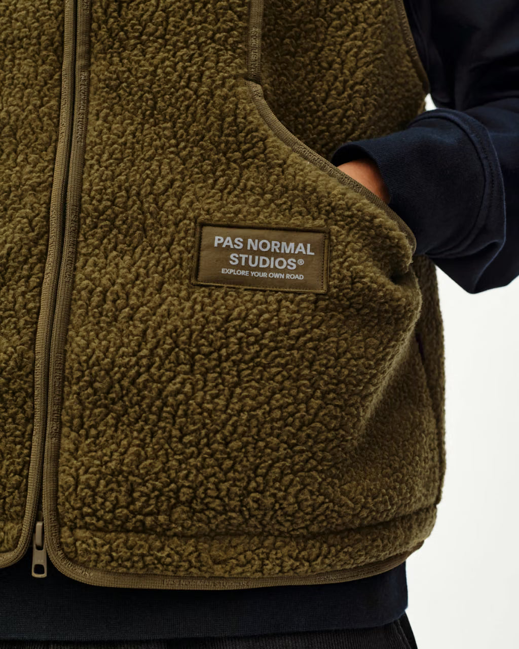 Men's Off-Race Pile Fleece Vest Deep Olive