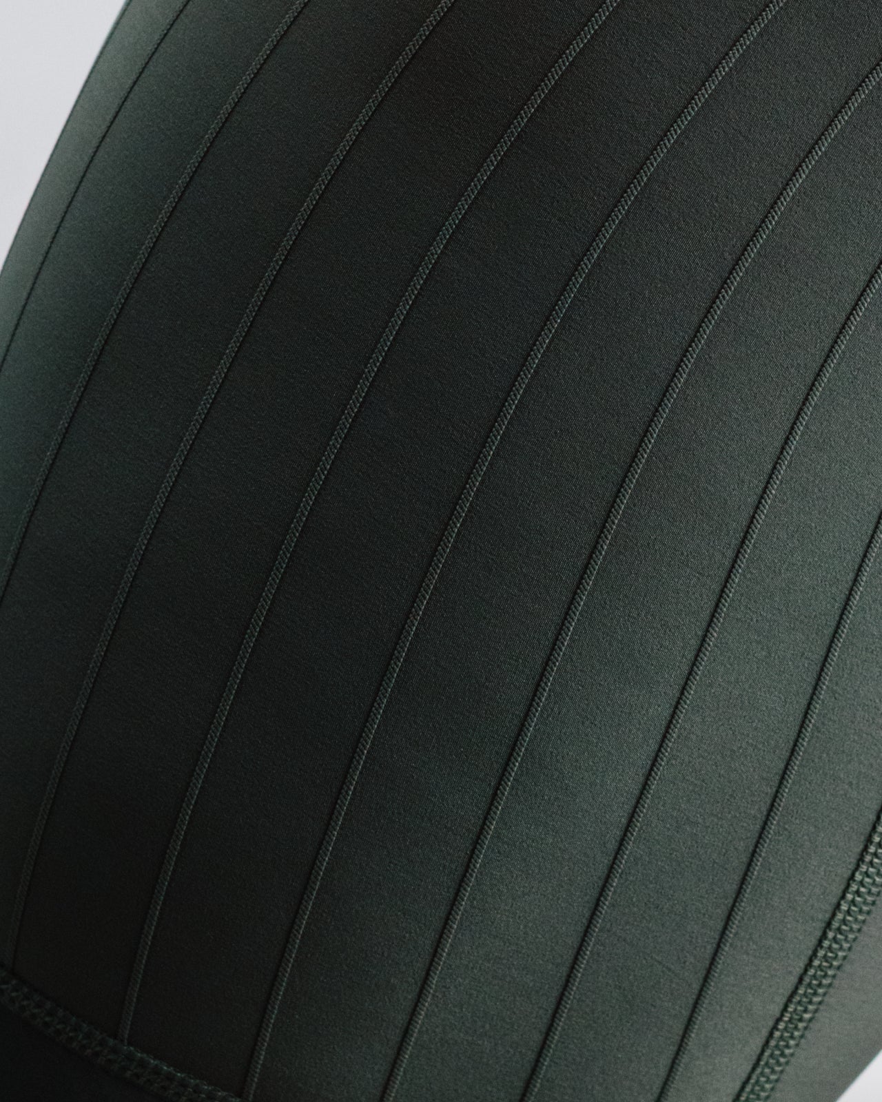 Echelon Aero Bib Shorts Mulled Basil