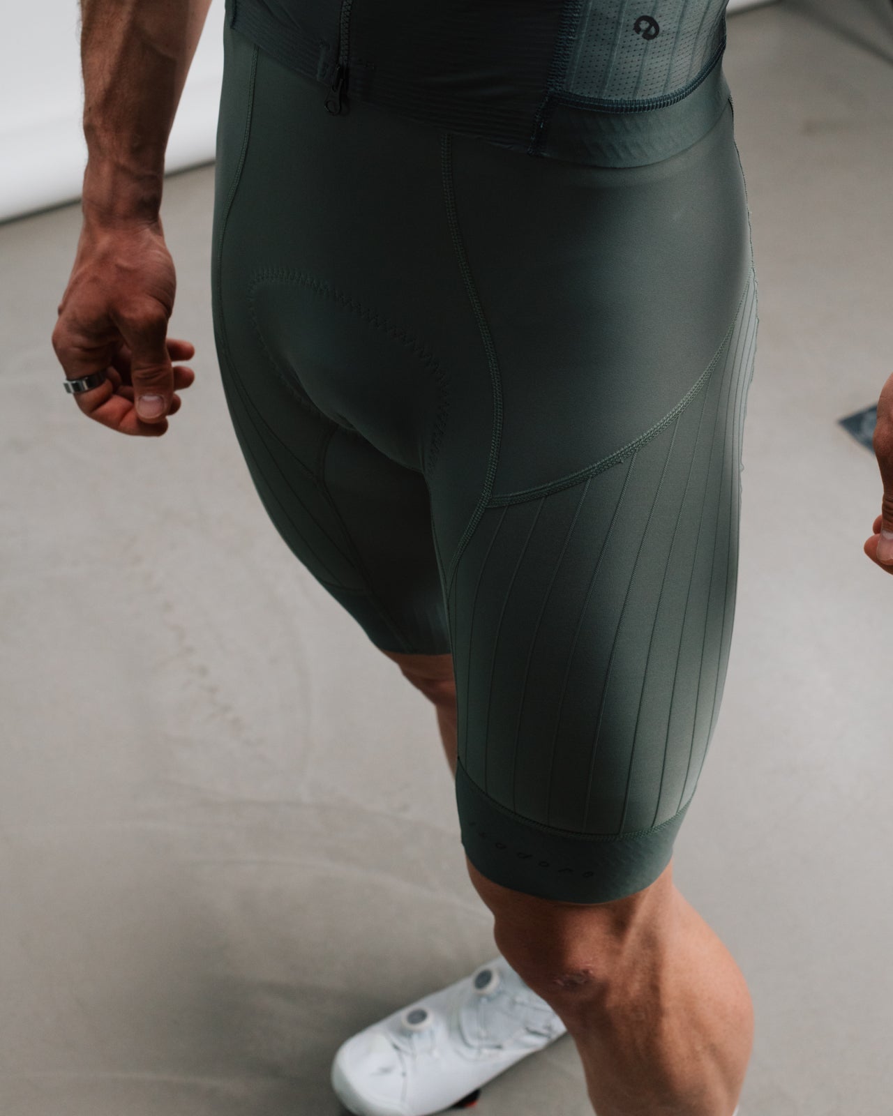 Echelon Aero Bib Shorts Mulled Basil