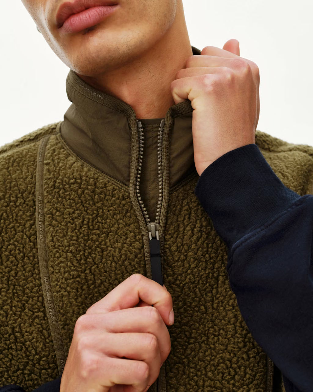 Men's Off-Race Pile Fleece Vest Deep Olive