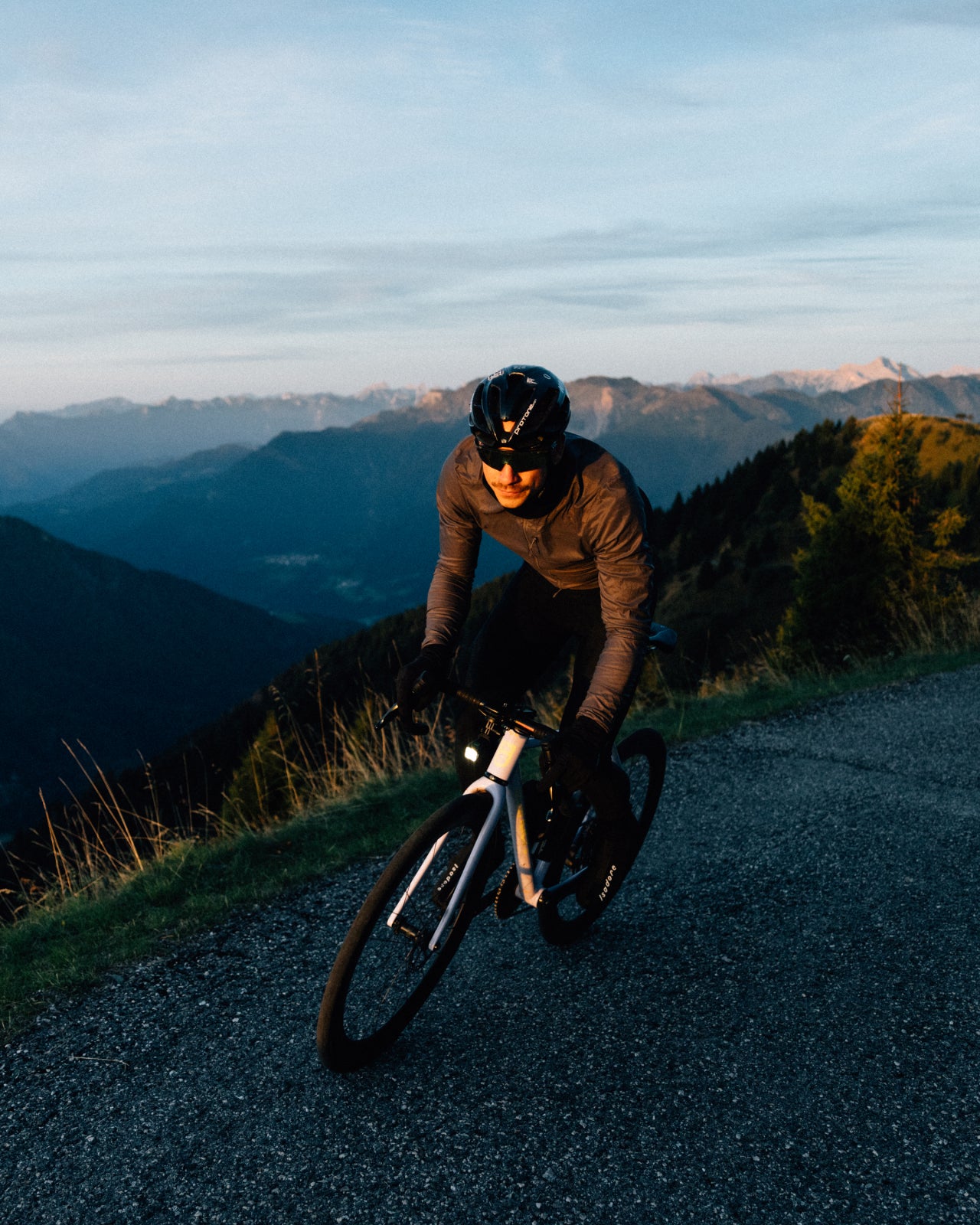 Isadore Insulated Jacket in Dark Core