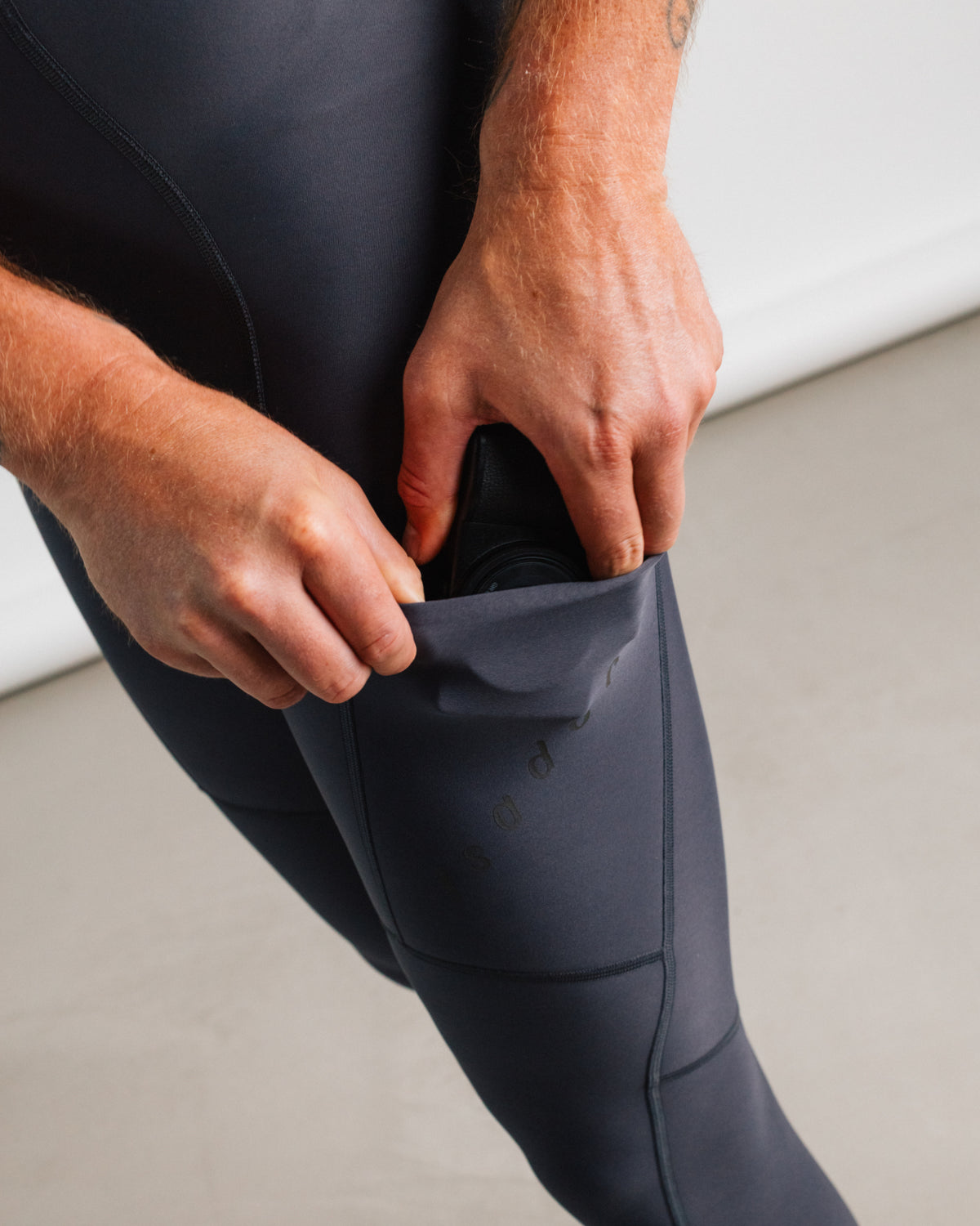 Isadore Signature Thermal Cargo Tights in Obsidian