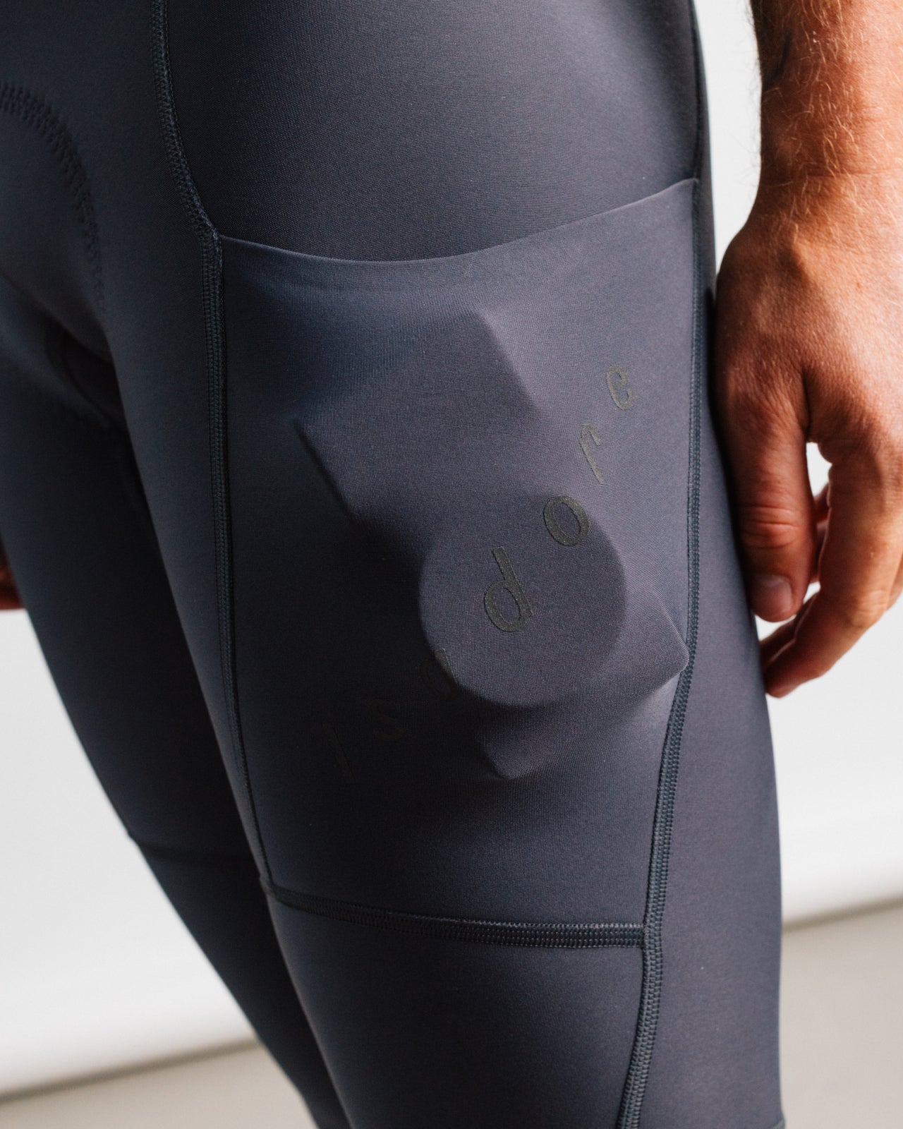 Isadore Signature Thermal Cargo Tights in Obsidian
