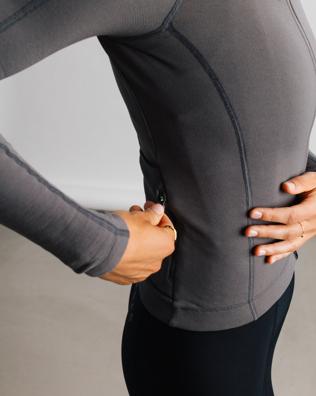Signature Merino Tech Long Sleeve Jersey Dark Core