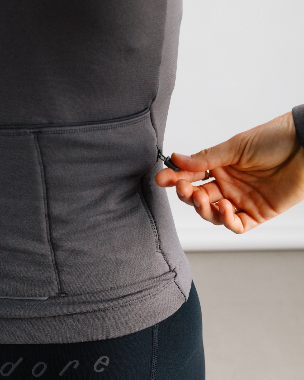 Signature Merino Tech Long Sleeve Jersey Dark Core