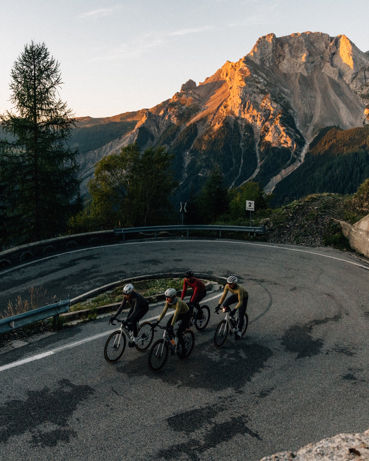 Signature Merino Tech Long Sleeve Jersey Dark Core